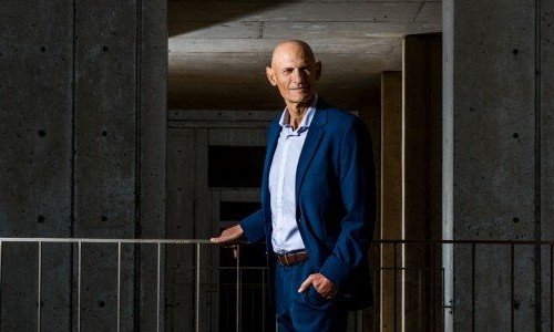 Cientista espanhol anuncia a formula da juventude, que precisa de mais testes