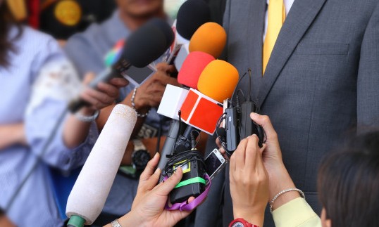 Governo acaba com registro profissional de jornalista e publicitário