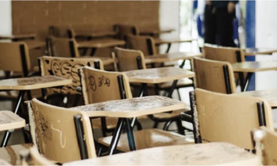Abandono escolar é oito vezes maior entre jovens de famílias mais pobres do país
