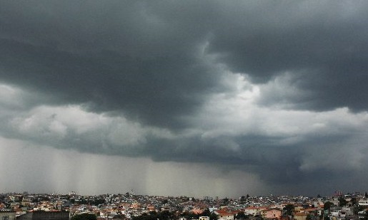 Tempo continua instável em Franca neste domingo, 10, com calor e chuva