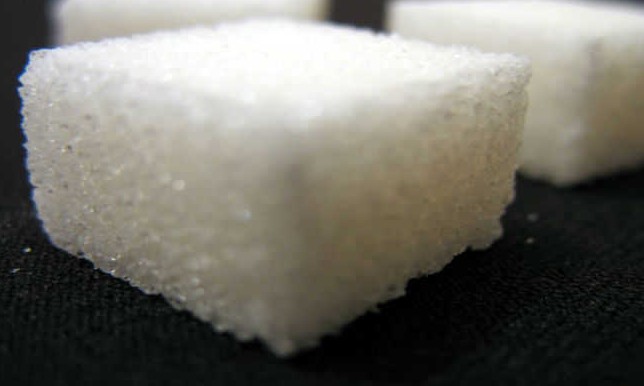 Como substituir o açúcar e o adoçante com algumas alternativas naturais