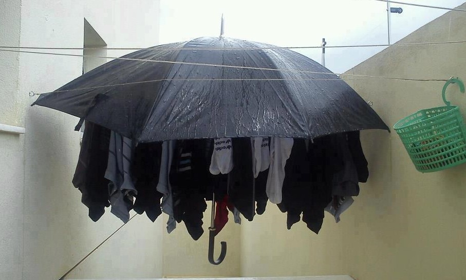 Confira algumas dicas  para secar roupas mais rápido em dias de chuva