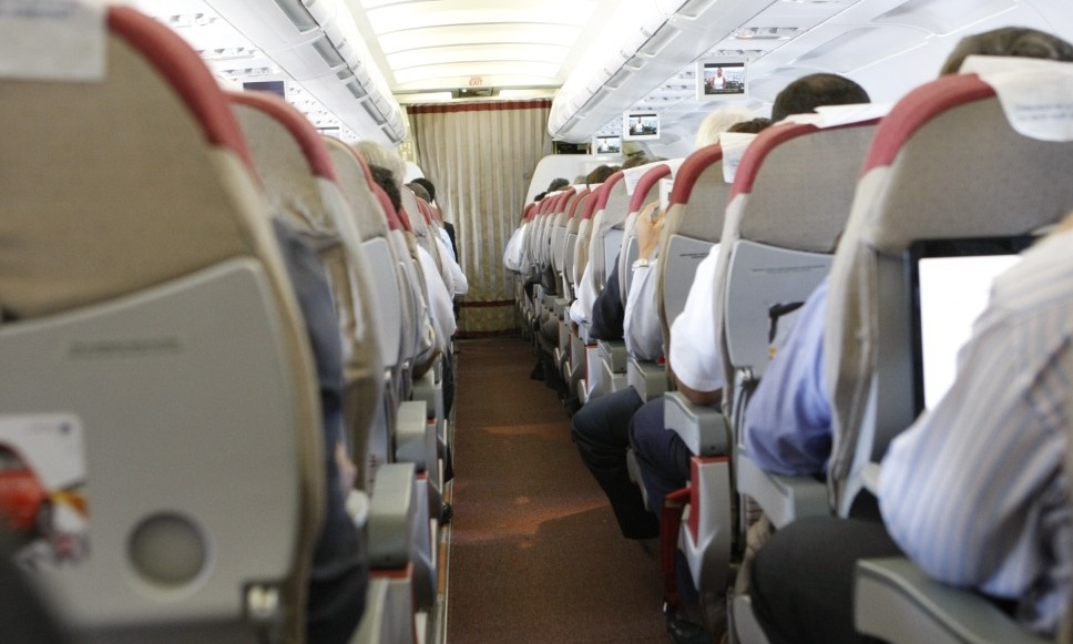 Vai viajar de avião? Saiba qual a melhor poltrona para se sentar e ter boa viagem