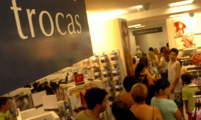 Procon-SP dá dicas para quem precisa trocar presentes de Natal