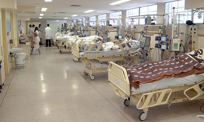 Mapeamento genético diz que bactérias sobrevivem à limpeza diária em UTI