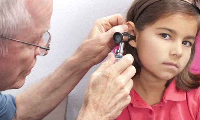 Otites de verão: um alerta para quem fica muito tempo na água