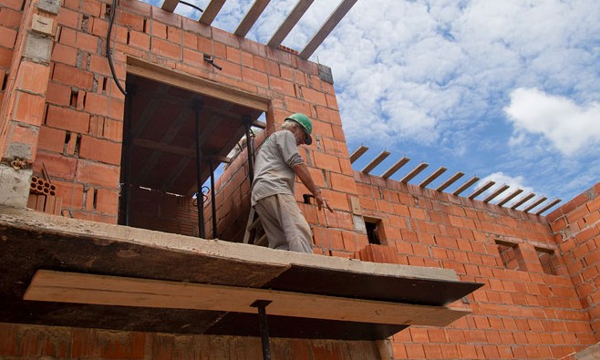 Custos na construção civil crescem 0,11% em novembro: menor taxa