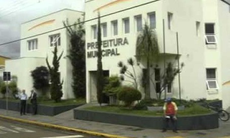 Prefeitura de Ibiraci abre concurso com 110 vagas e salário até R$ R$ 9.651,51