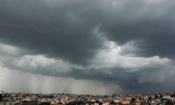 Tempo segue instável e com pancadas de chuva à tarde nesta sexta-feira, 27