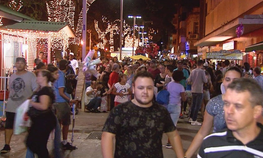 Horário especial de Natal nas lojas de Franca começa nesta segunda, 02