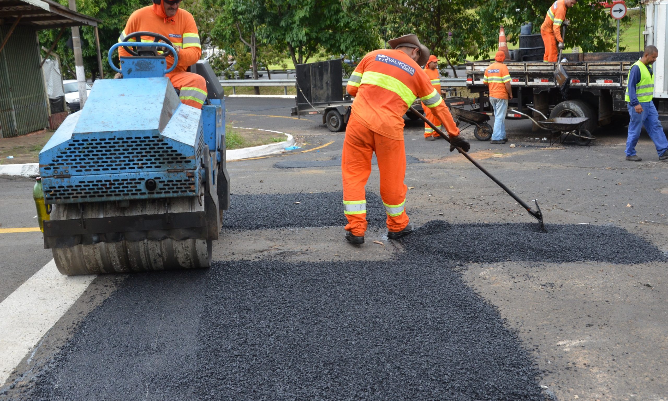 Ruas da Vila Formosa começam a receber recapeamento asfáltico