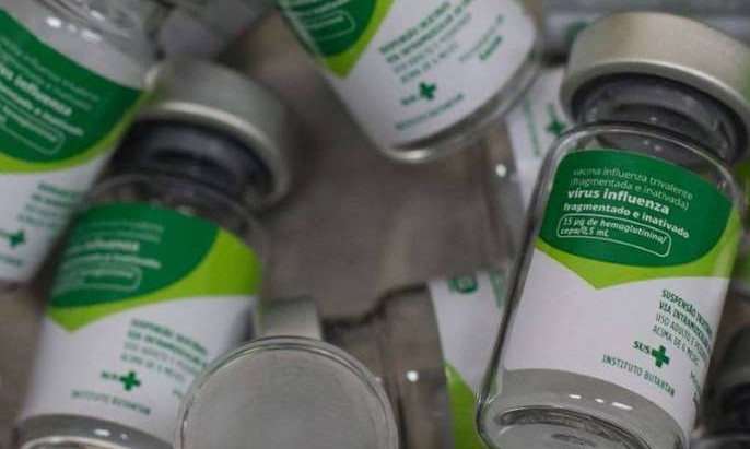 Vacina da gripe será dada a partir de 55 anos; febre amarela terá reforço aos 4