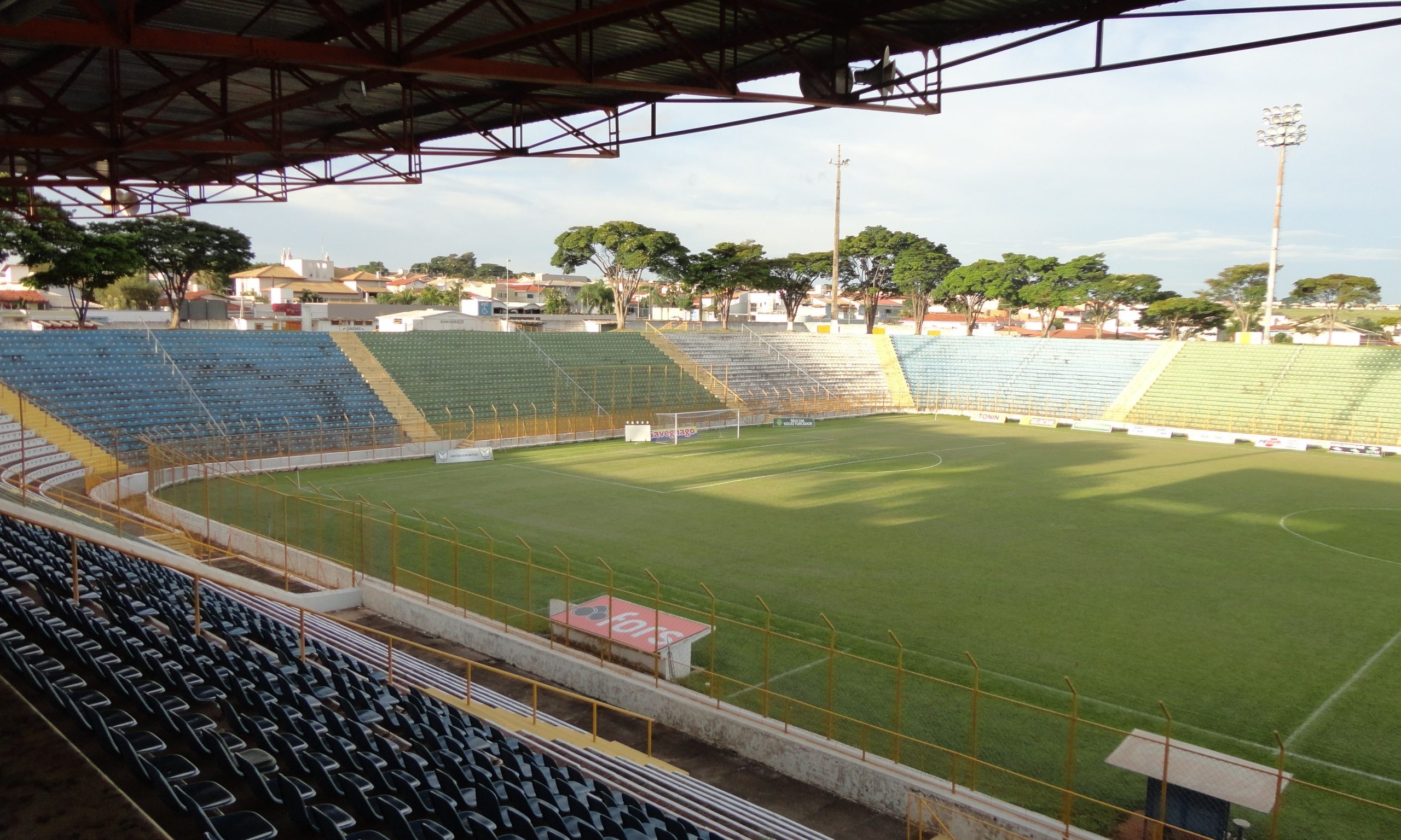 Copa de Futebol Júnior terá caráter solidário: alimentos darão direito a ingressos