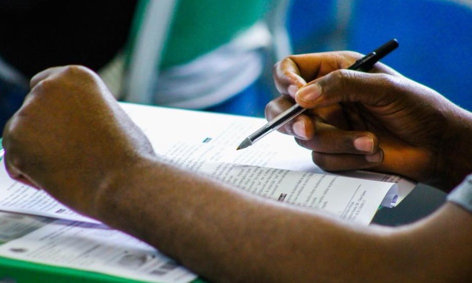 Concurso abre inscrições com cargos que pagam de R$ 998 a mais de R$ 20 mil