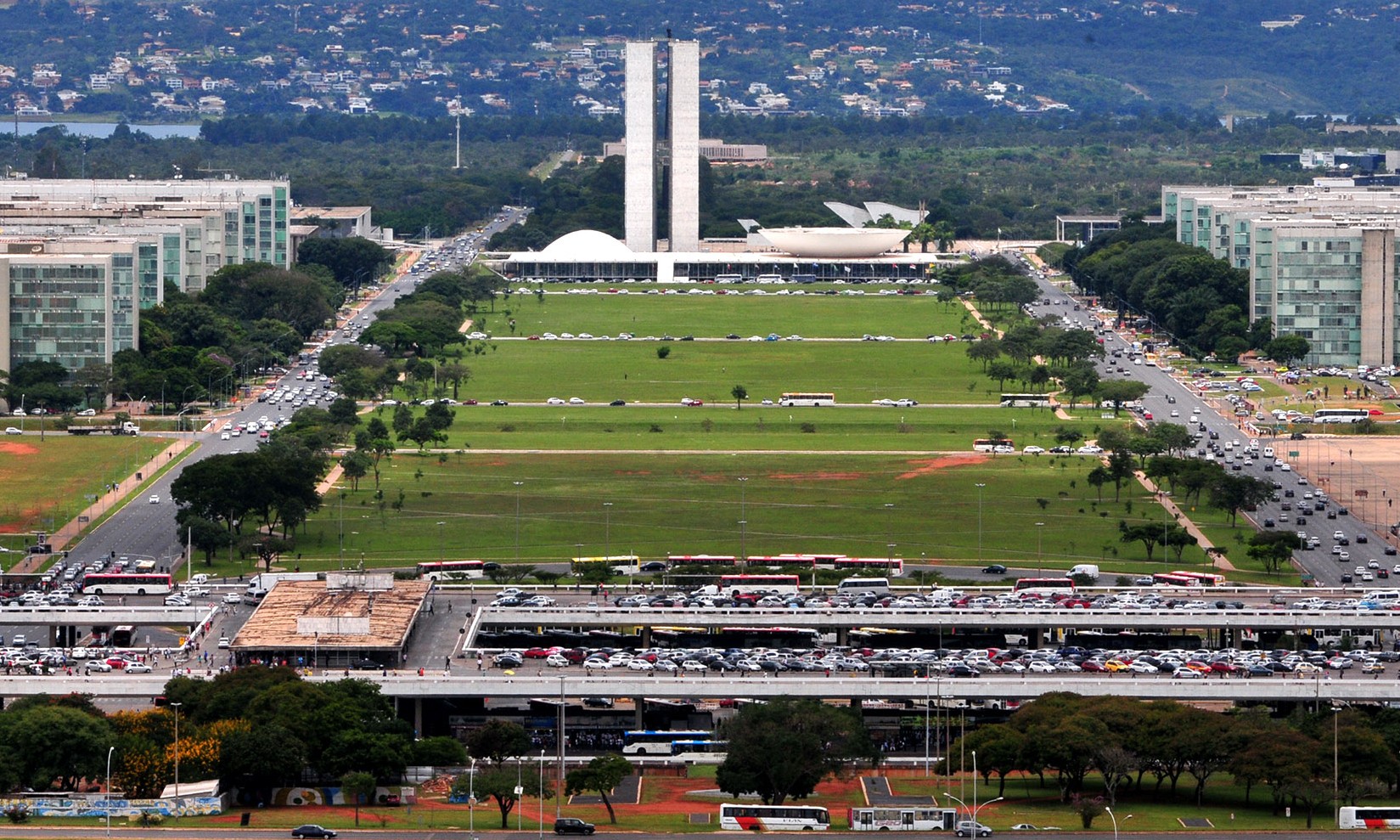 Cortes em direitos dos servidores públicos devem avançar no início de 2020