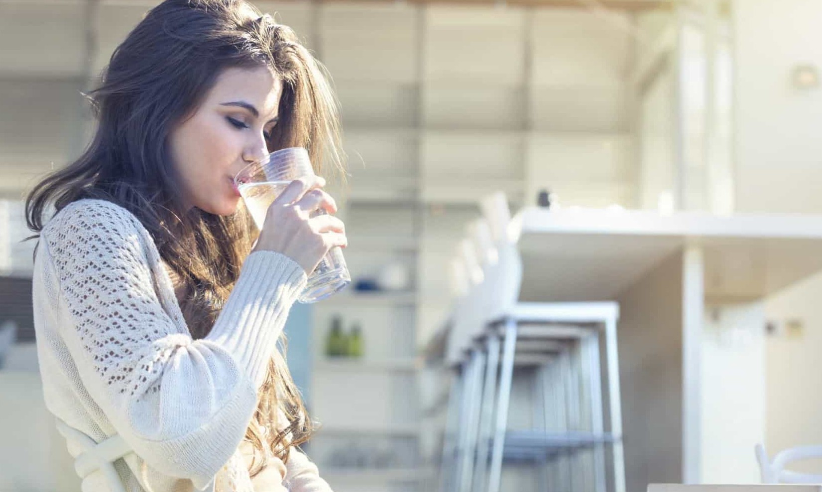 Não gosta de água? Dez dicas importantes para beber mais no seu dia