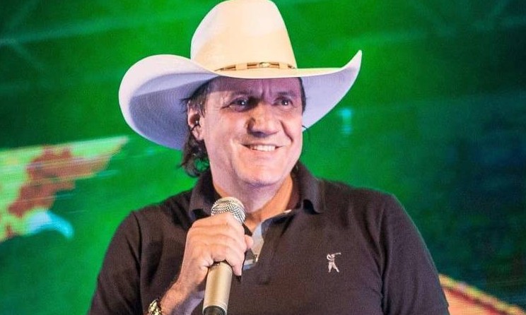 Cantor Juliano Cezar sofre infarto durante show e morre; Veja vídeo aqui no JF