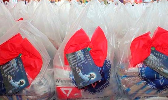 Berçário Dona Nina promove arrecadação de cestas para o Natal