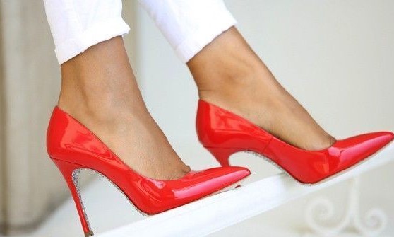 Outlet de sapatos finos do Berçário Dona Nina acontece neste sábado, 14