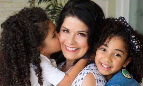 Samara Felippo desabafa após filha ser vítima de racismo na formatura