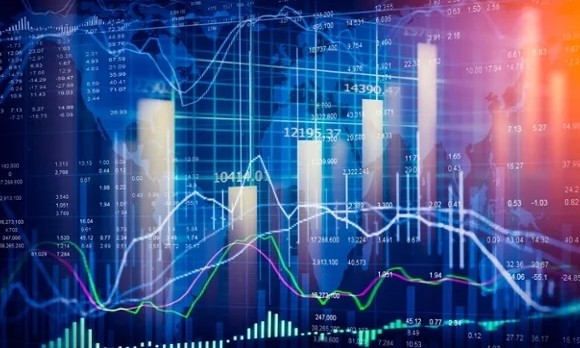 Investir ou pagar dívidas? O que devo fazer primeiro? A análise está no texto.