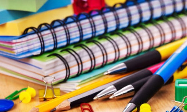 Pais devem estar atentos às exigências de material escolar; evite os abusos