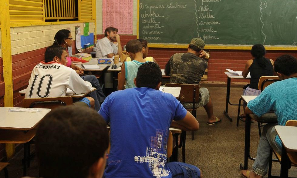 Violência contra alunos e professores cresce na rede pública paulista