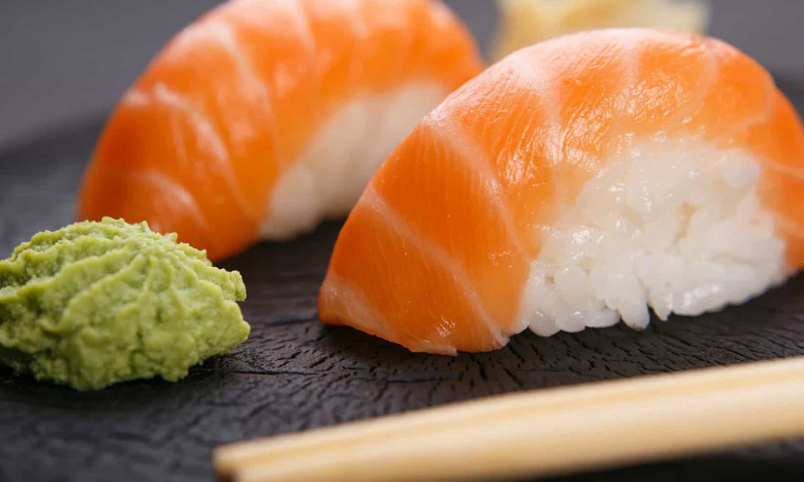 Wasabi, pasta verde picante, tem vários benefícios para a saúde