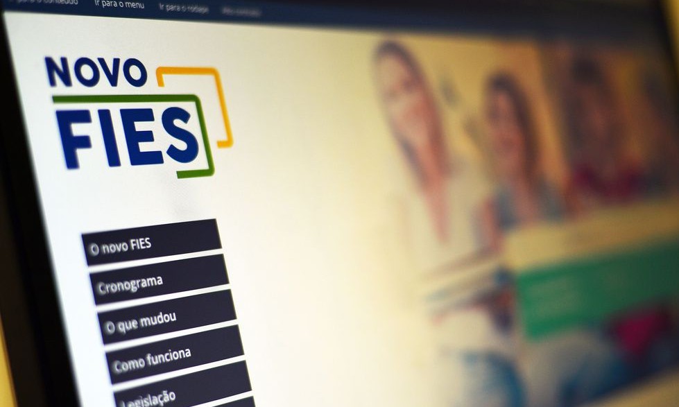 Fies exigirá 400 pontos na redação do Exame Nacional do Ensino Médio