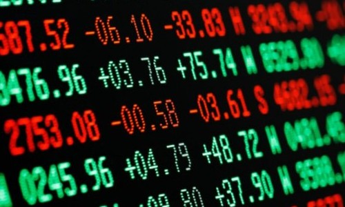 Mais de 340 mil mulheres investem em ações na bolsa de valores, diz pesquisa