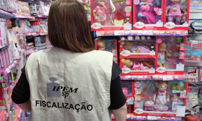 Operação “Papai Noel” do Ipem-SP autua duas lojas de brinquedos em Franca