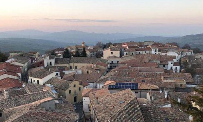Quer morar na Itália? Para ter mais população, cidade vende casas por R$ 5,00