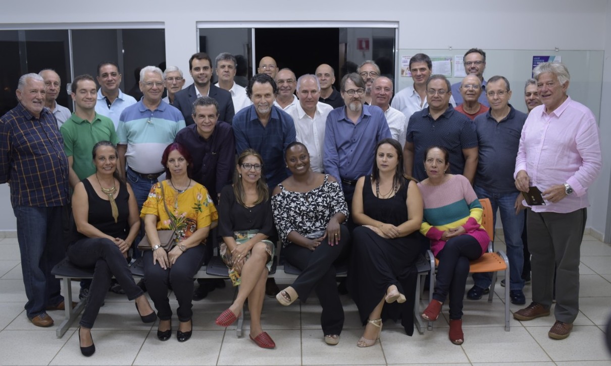 Apae apresenta os novos diretores e trabalho já prevê  muitos projetos