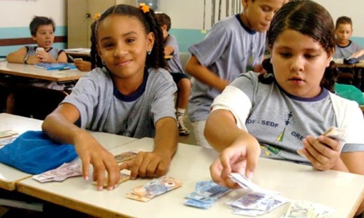 Alunos dos ensinos infantil e fundamental terão educação financeira a partir de 2020