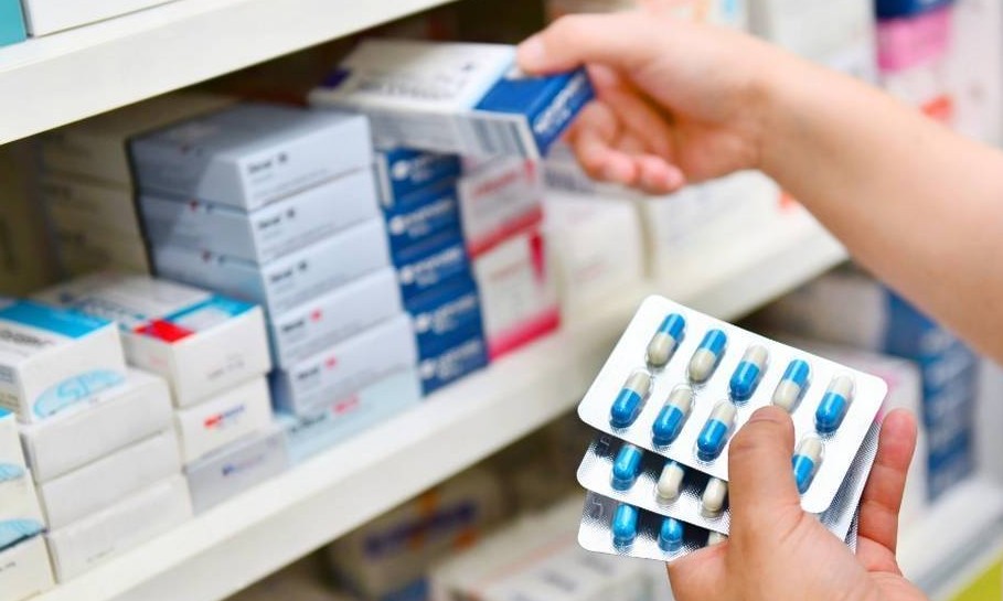 Saiba como conseguir descontos de até 65% na compra de medicamentos