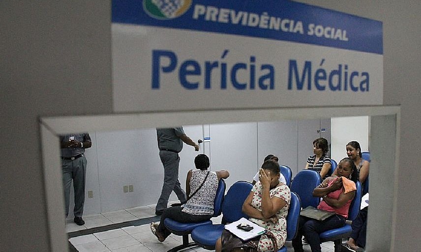 Perícia médica do INSS pode ser feita em casa e em hospitais. Veja como pedir