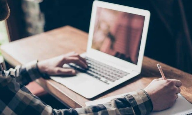 Governo abre inscrições para 130 cursos online gratuitos, com certificados