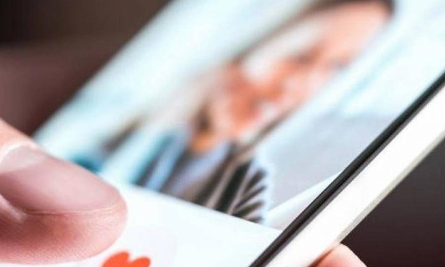 Apps de encontros, Tinder e Grindr são acusados de vender dados de usuários
