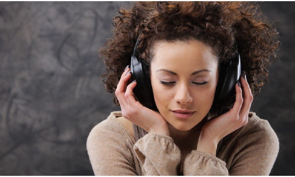 Estudo revela quanto tempo é preciso ouvir música para ter bem-estar