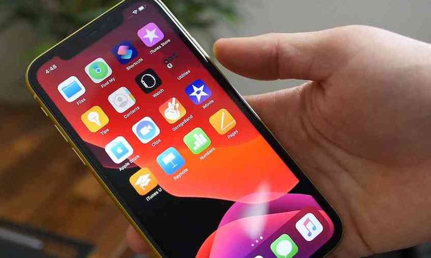 Para facilitar acesso, Apple deve lançar novo iPhone mais barato em março