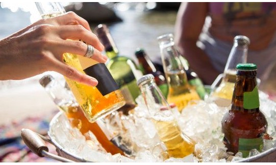 Como melhorar ainda mais aquela cerveja gelada para deixar o verão refrescante