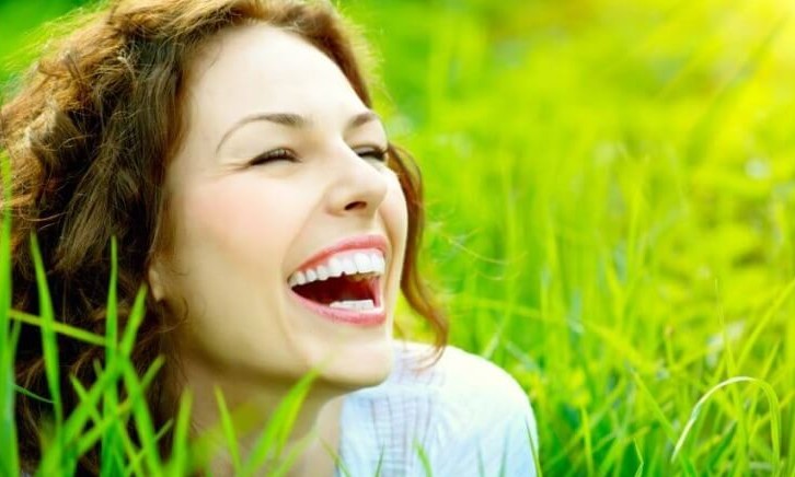 Veja toda a verdade que o poder de um simples sorriso tem na sua vida