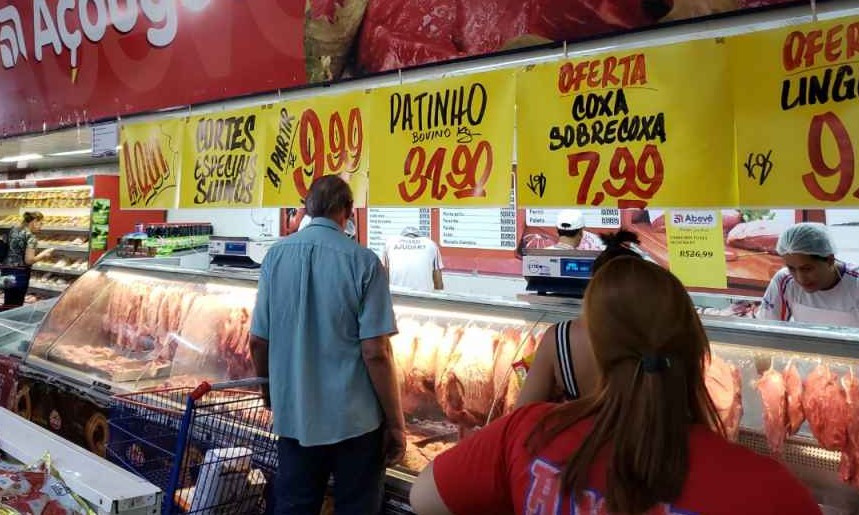 Alívio à vista no preço da carne? Valor do arroba do boi cai mais de 10%