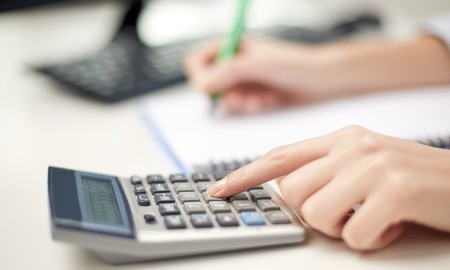 IPTU e IPVA: saiba quando descontos que variam de 3% a 10% à vista valem à pena