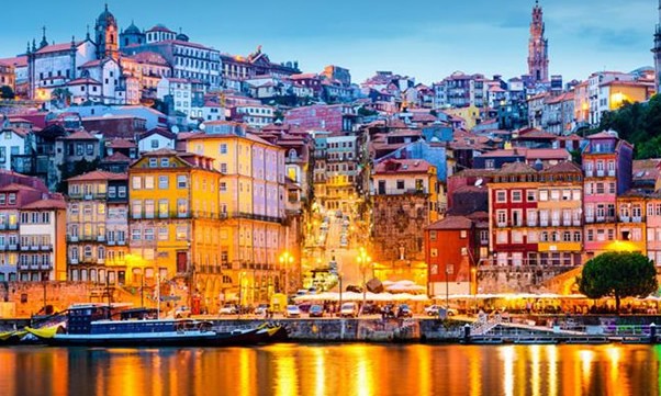 Portugal oferece dinheiro para descendentes irem morar no país