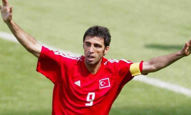 Sukur, autor do gol mais rápido num Mundial, hoje é motorista de Uber