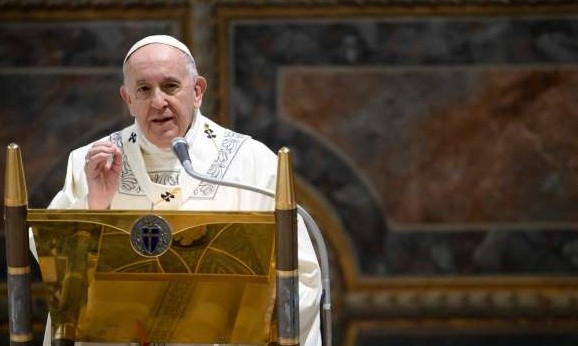Papa Francisco anuncia revisão de lei canônica sobre casos de pedofilia pelo clero