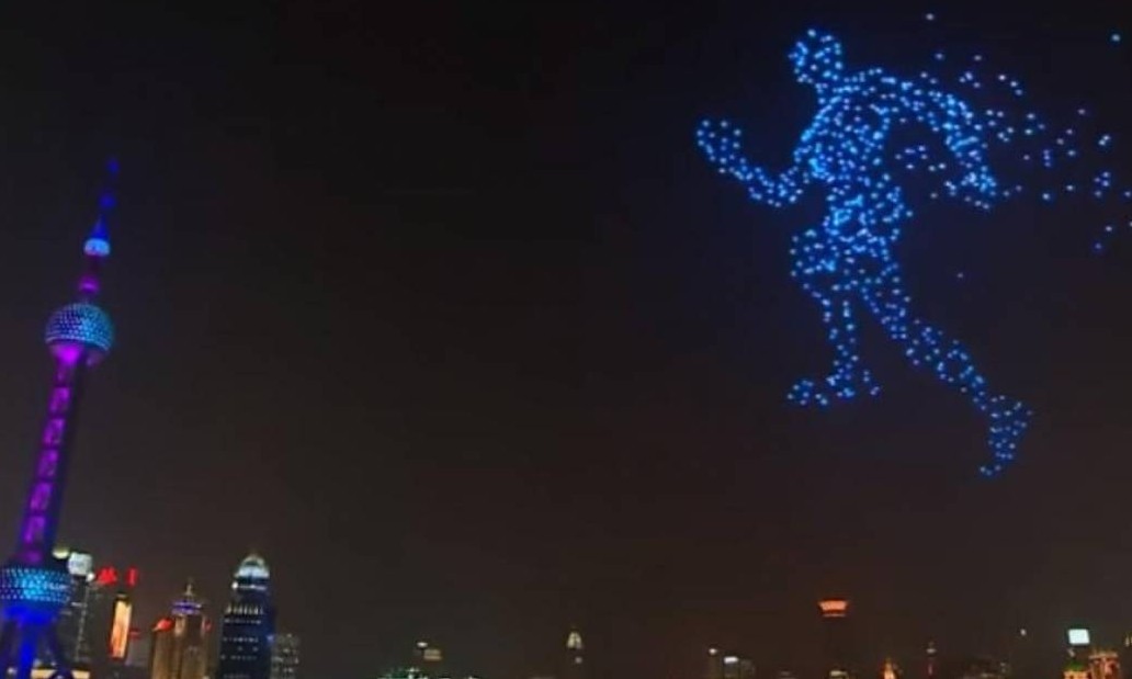 China surpreende o mundo e faz festa de virada do ano com 2 mil drones; veja