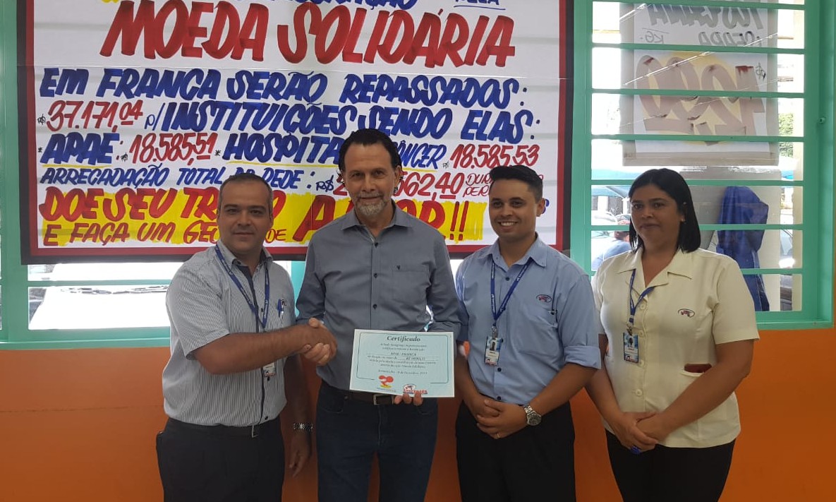 Savegnago doa R$ 18.585,51 à APAE Franca após Campanha Moeda Solidária