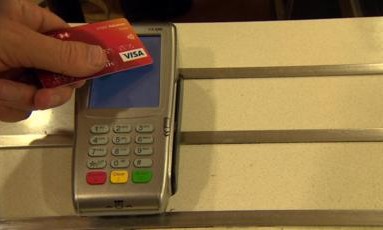 Brasileiro gastou mais de R$ 700 com conta corrente e anuidade do cartão em 2019